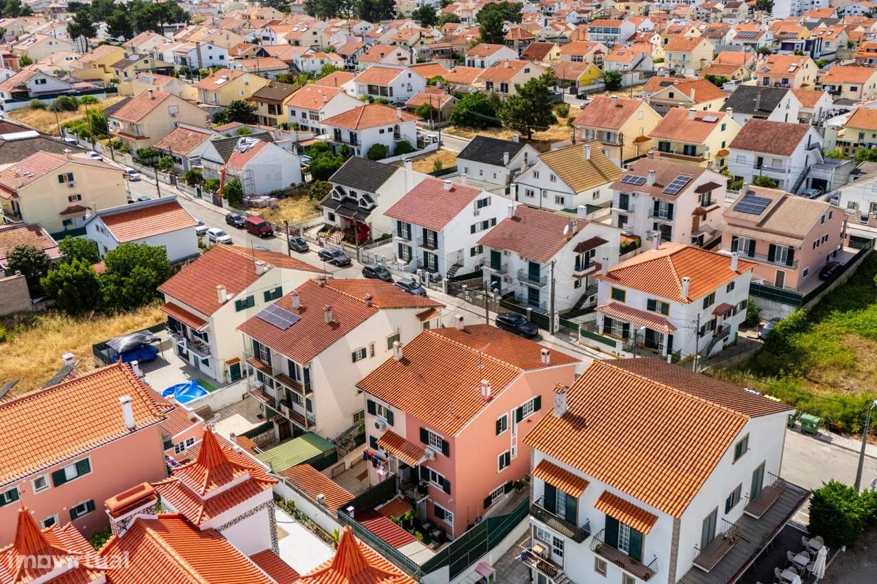 Moradia T3+2 com Piscina e Cave Independente — Quinta do Conde-32