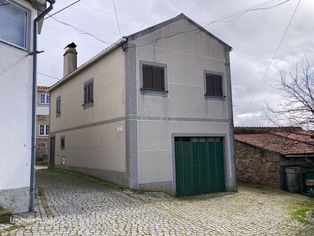 Moradia Isolada T2 em Pinzio - Pinhel - (Guarda) com garagem fechada