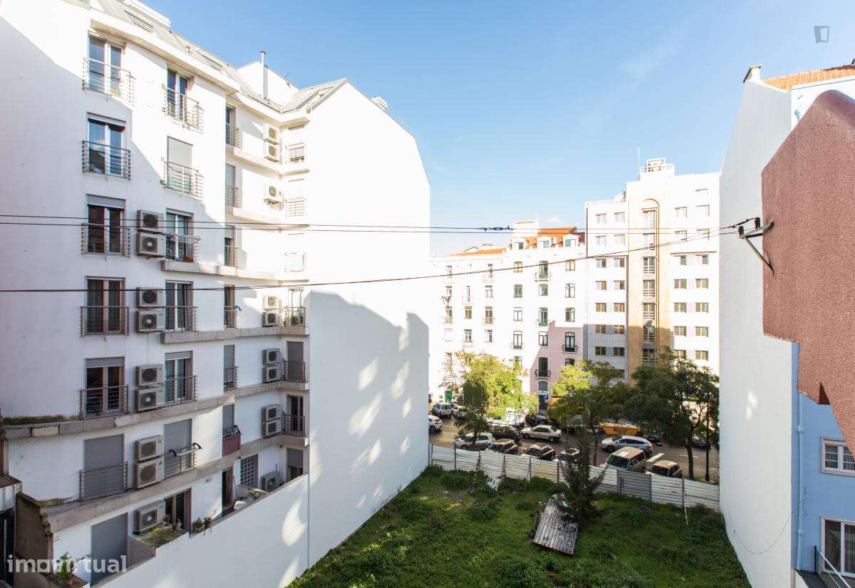 Quarto - localizado em São Sebastião Lisbon - Grande imagem: 3/7