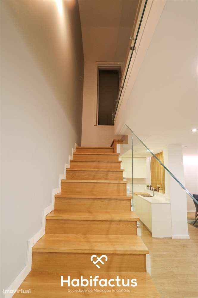 Apartamento T3+2 com Varandas e Terraço em Viseu-22