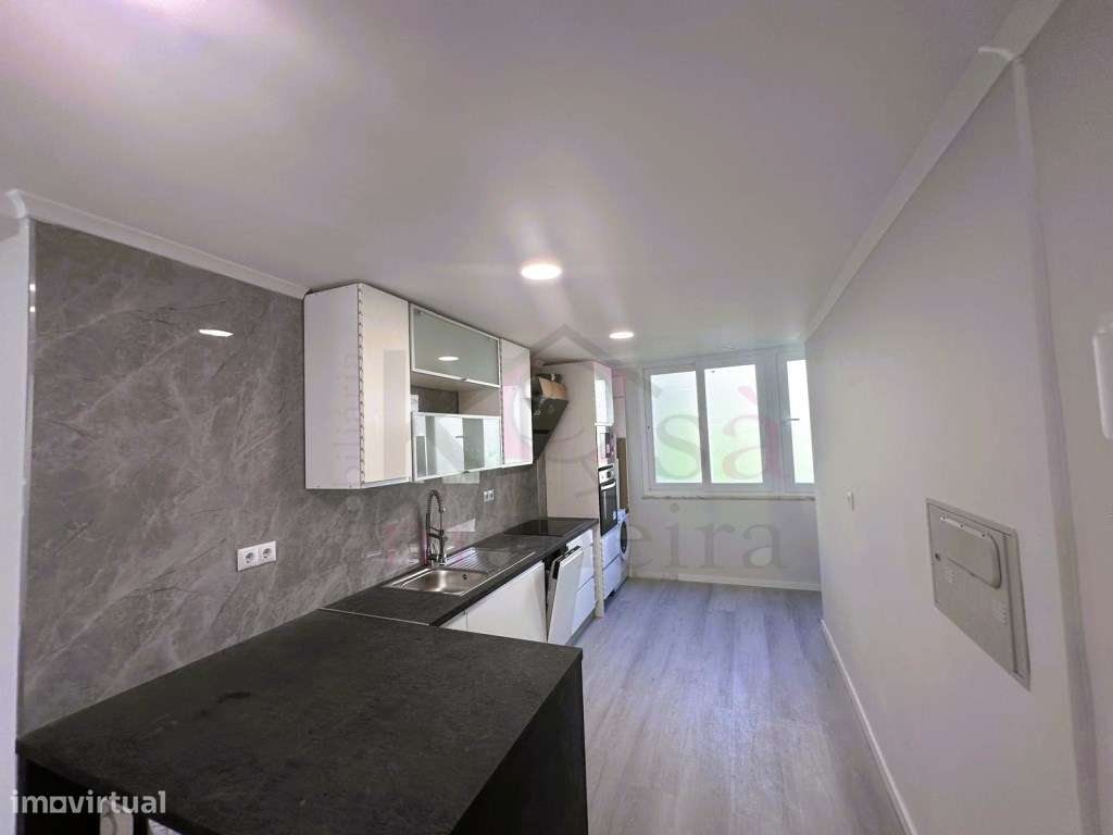 Apartamento T2 R/C em Benfica!-4