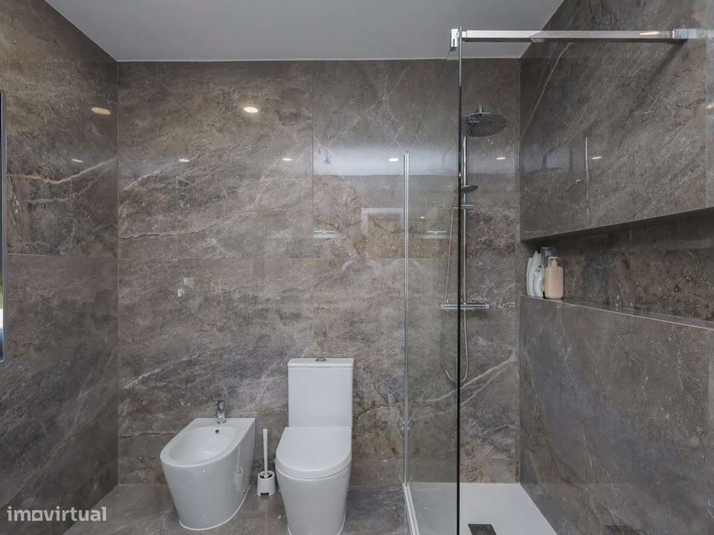 Moradia T3 com Terraço - Gondomar-18