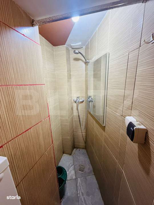 Camara camin cu loc de parcare si baie proprie-zona Florilor - Imagine principală: 5/6