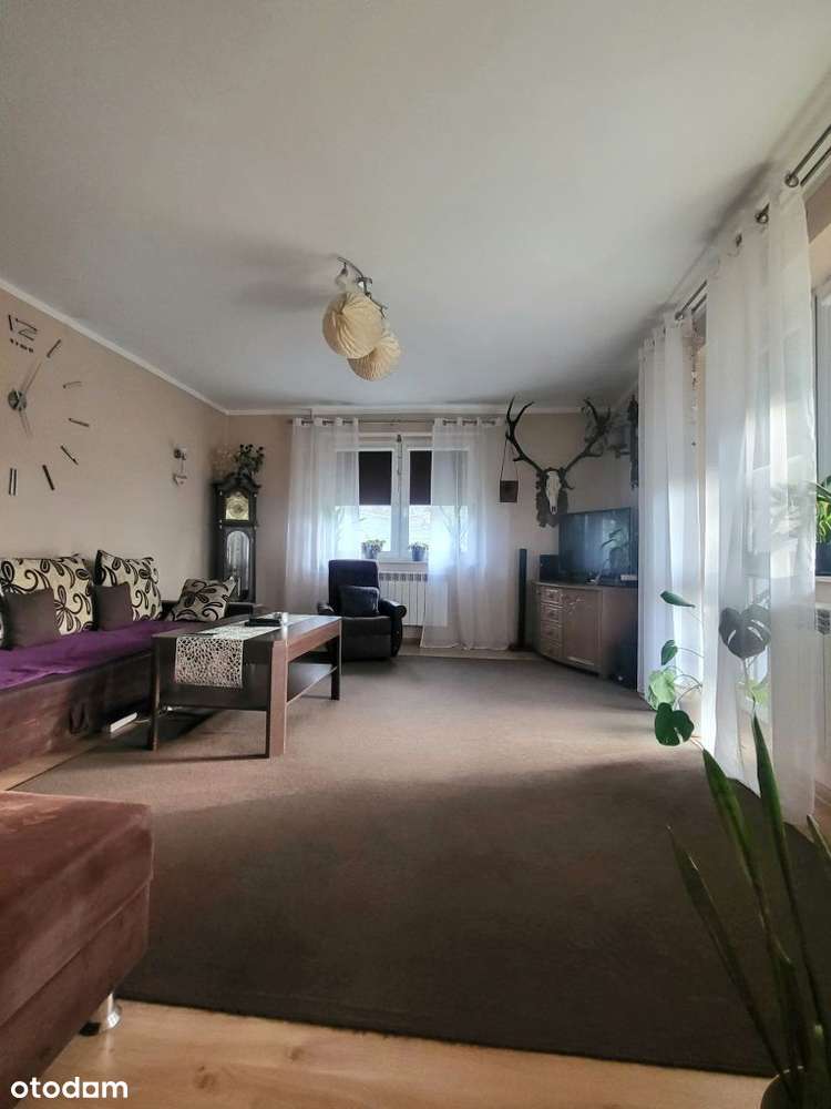 Piękny dom z dużą działką w Ostrowcu Świętokrzyski-11