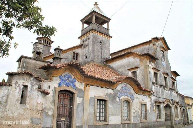 Moradia Apalacada Para Venda A 10 Minutos Do Centro De Aveiro