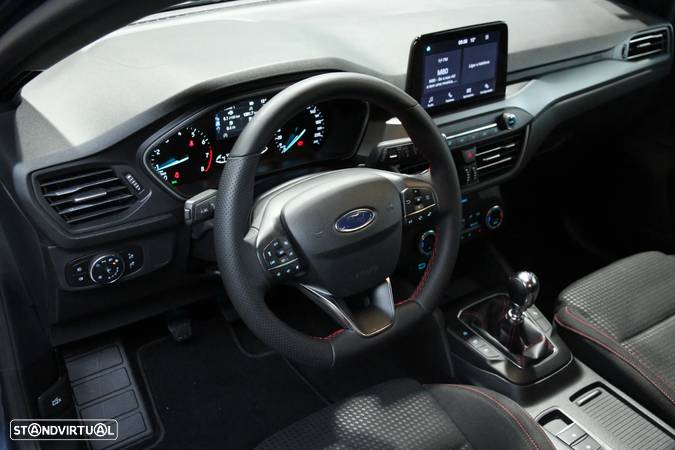 Ford Focus 1.0 EcoBoost MHEV ST-Line - 11