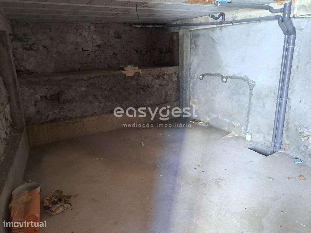 Moradia T2 em fase de recuperação em Souto da Velha, Torre de Moncorvo - Grande imagem: 5/13