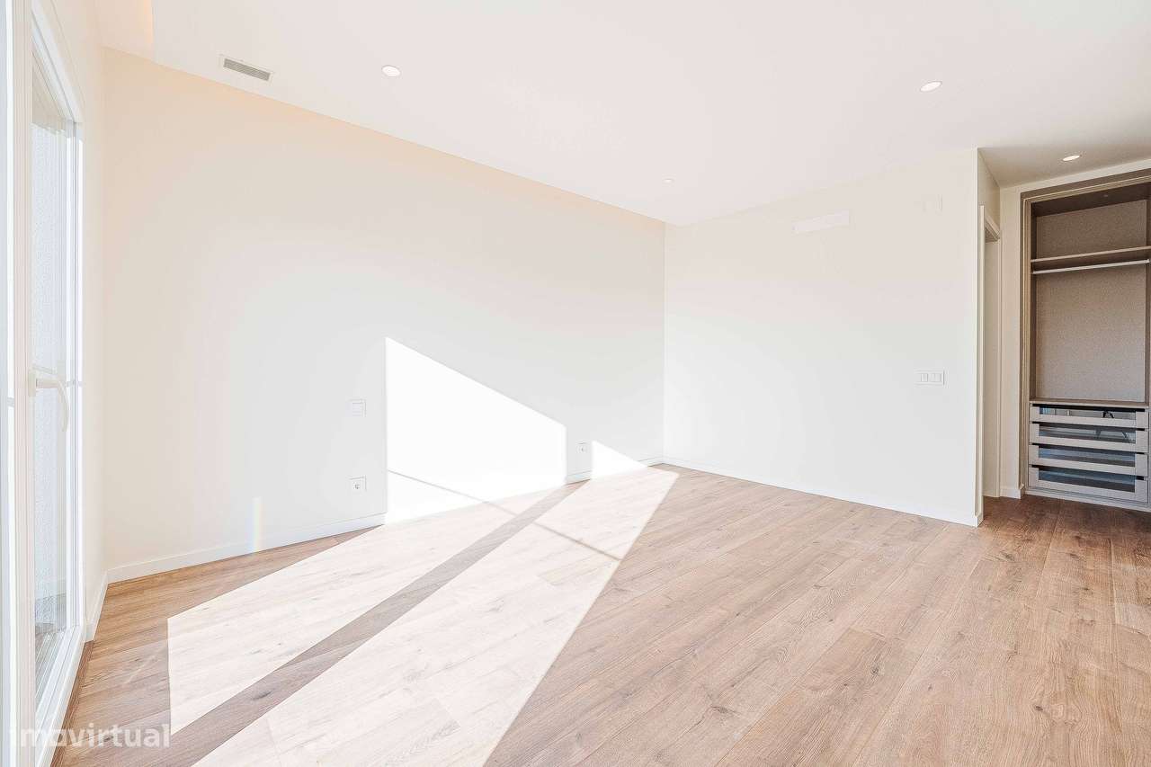 Elegante moradia T4 de arquitetura contemporânea em Albarraque-30