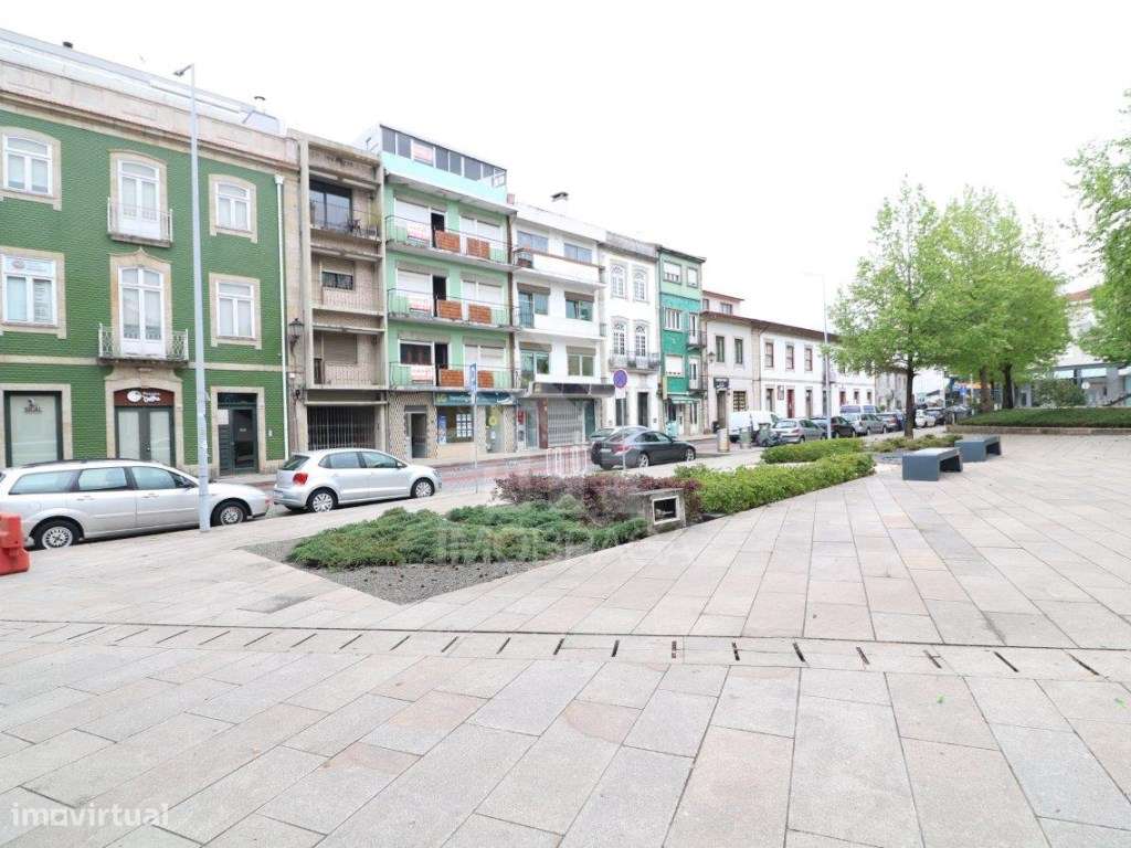 Venda Prédio - No Centro de Barcelos - Grande imagem: 5/60