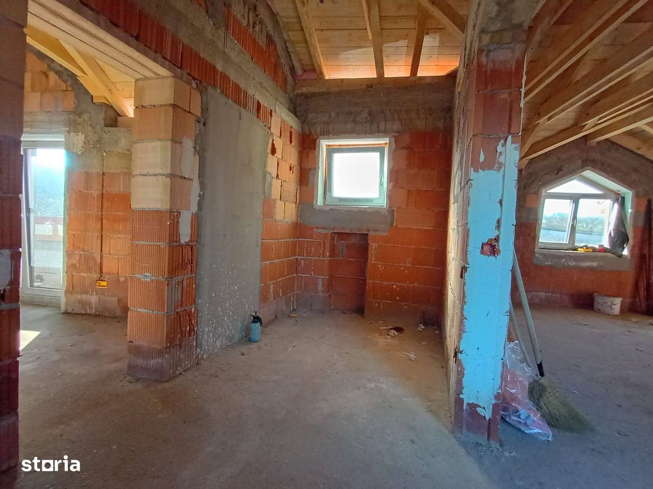 Casă lângă oraș+ teren 1253 mp priveliște superbă ,loc pentru 2 case-7