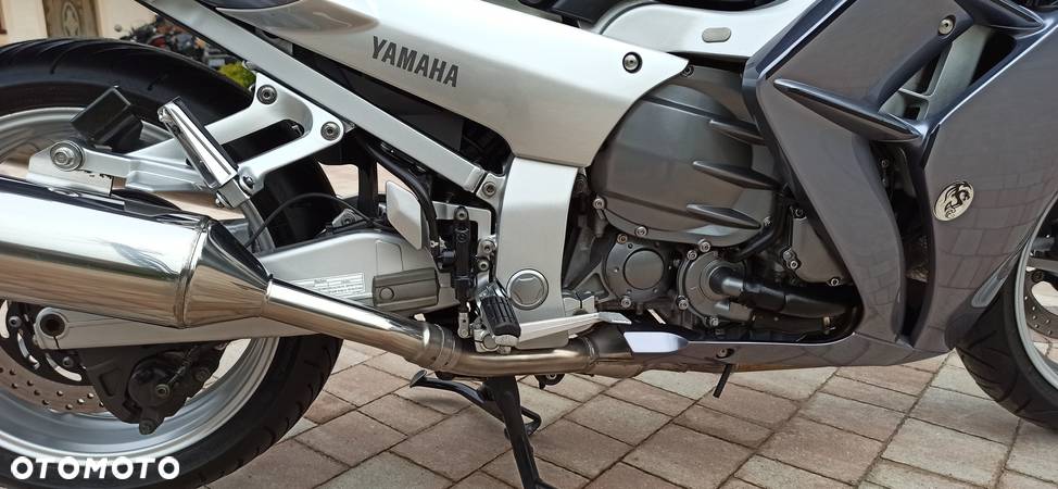 Yamaha FJR - 25