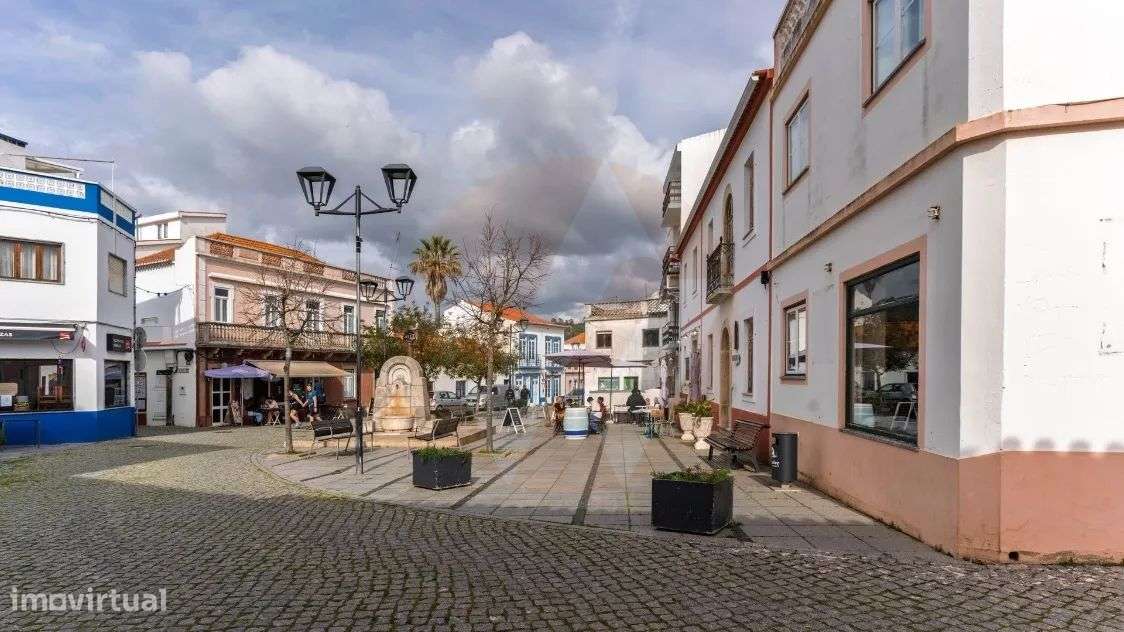 Moradia e Loja - Grande imagem: 4/28