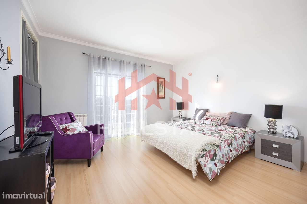 Moradia T3 Isolada / Aquecimento Central / Torre-11