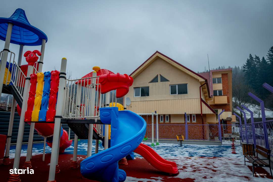 Cladire pentru clinica, pensiune sau centru social - Zemes-2