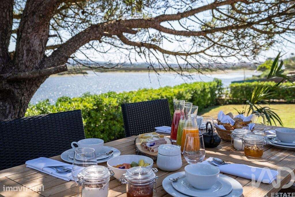 Moradia isolada T7 em Apúlia e Fão de 195 m2 - Grande imagem: 5/25