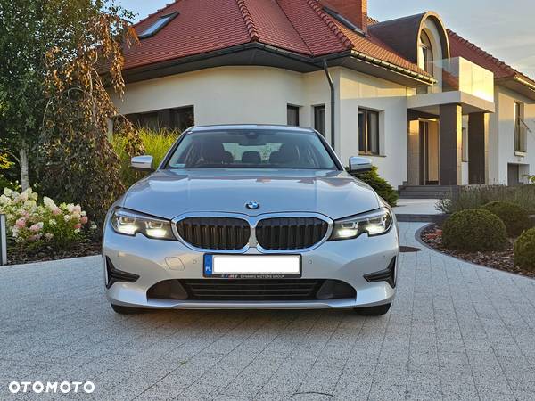 BMW Seria 3 320d M Sport - 2