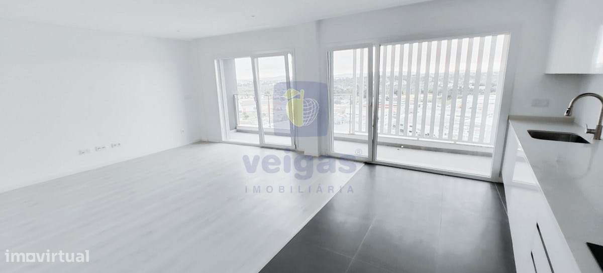 T3 Novo em Santa Marta do Pinhal com Parqueamento - Corroios-7