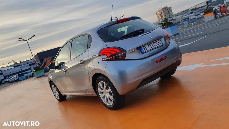 Peugeot 208 1.2 L PureTech Style - 23