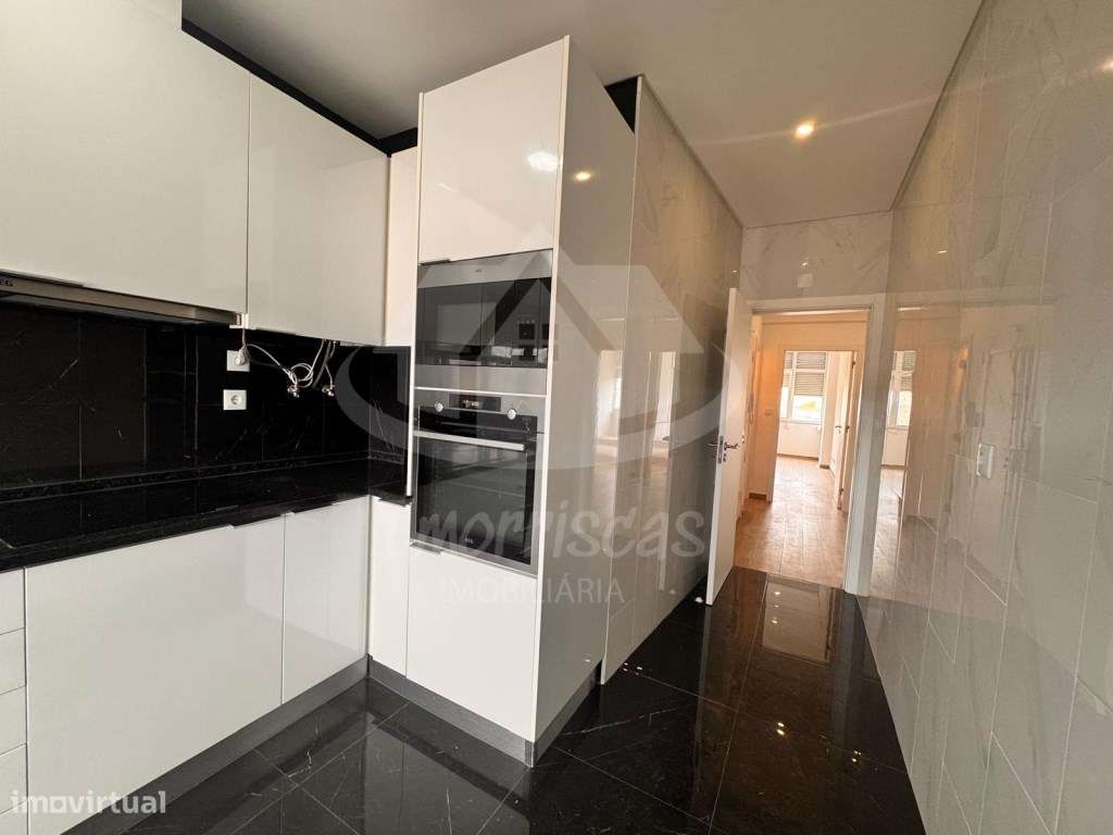 Apartamento T2 totalmente remodelado, para arrendamento em Vialonga - Grande imagem: 4/16