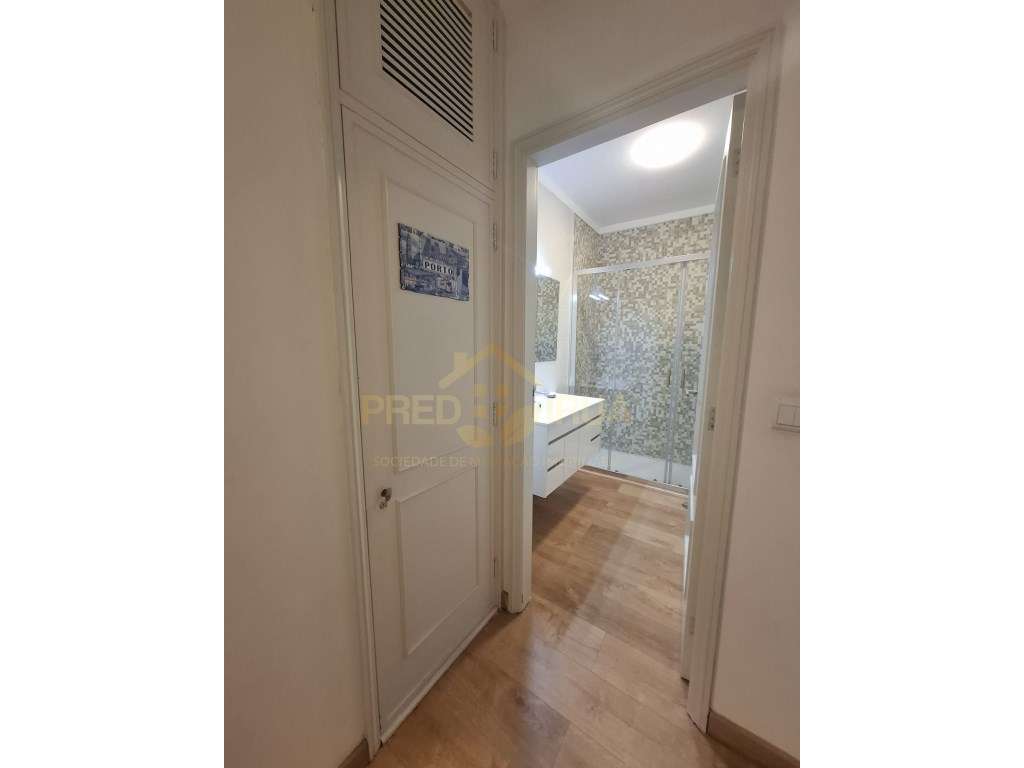 Apartamento T2 pronto habitar no centro de Vila Nova de Gaia. - Grande imagem: 4/21