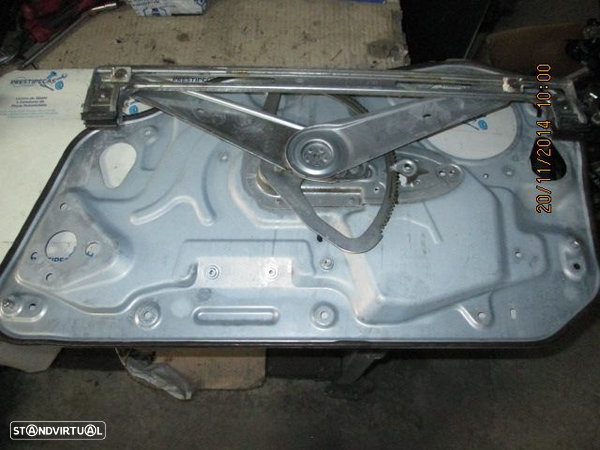 Elevador Sem Motor 8679080 VOLVO V50 2005 5P FE - 2