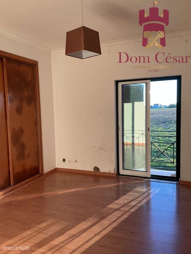 Moradia T4  R/C - 1º Andar em Foros de Salvaterra-24