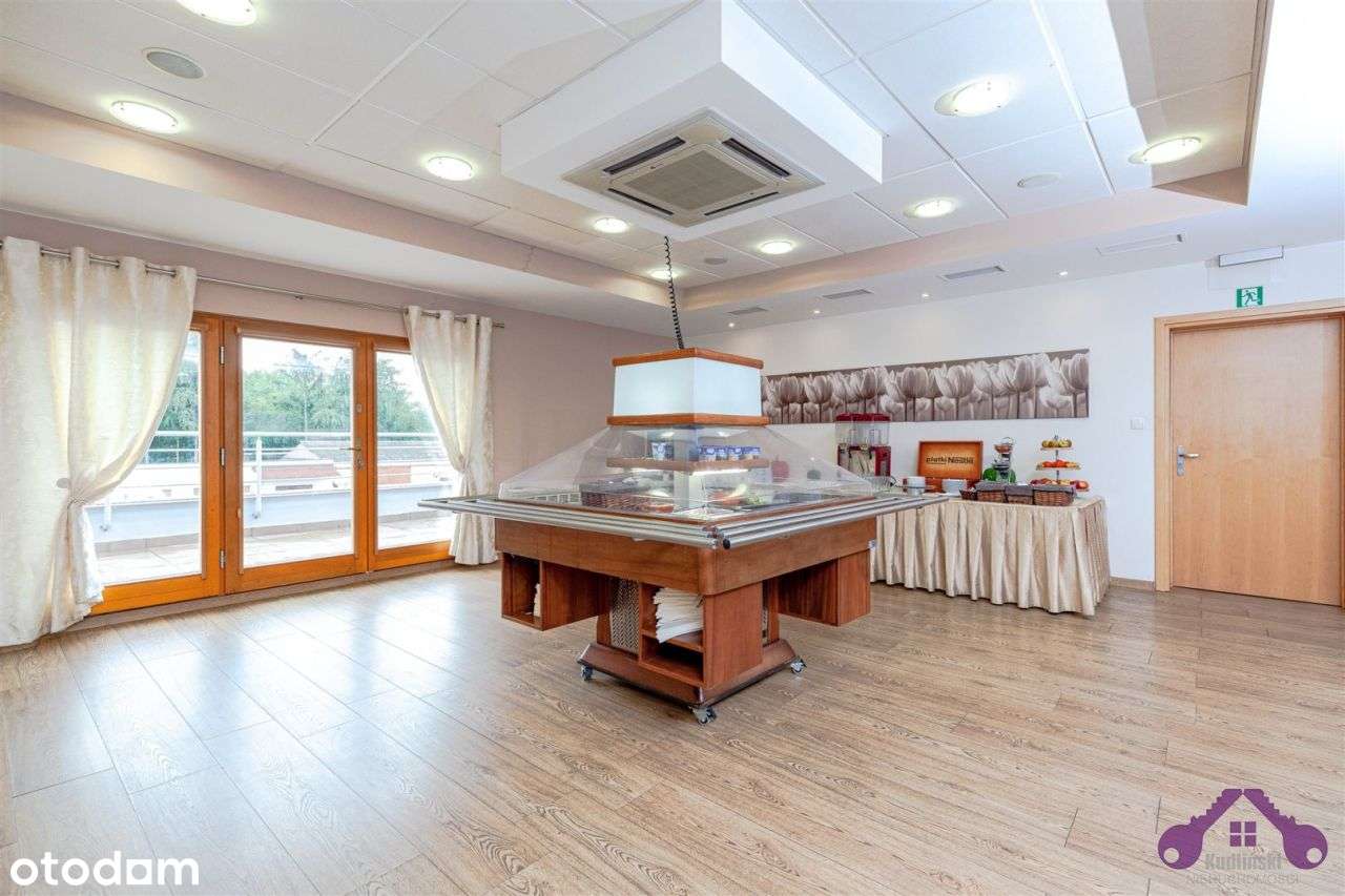 Hotel z bezpośrednim zjazdem z Dk92.-13