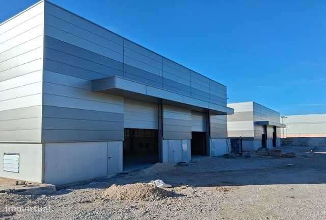 Lojas na zona comercial do Montijo - Grande imagem: 5/9