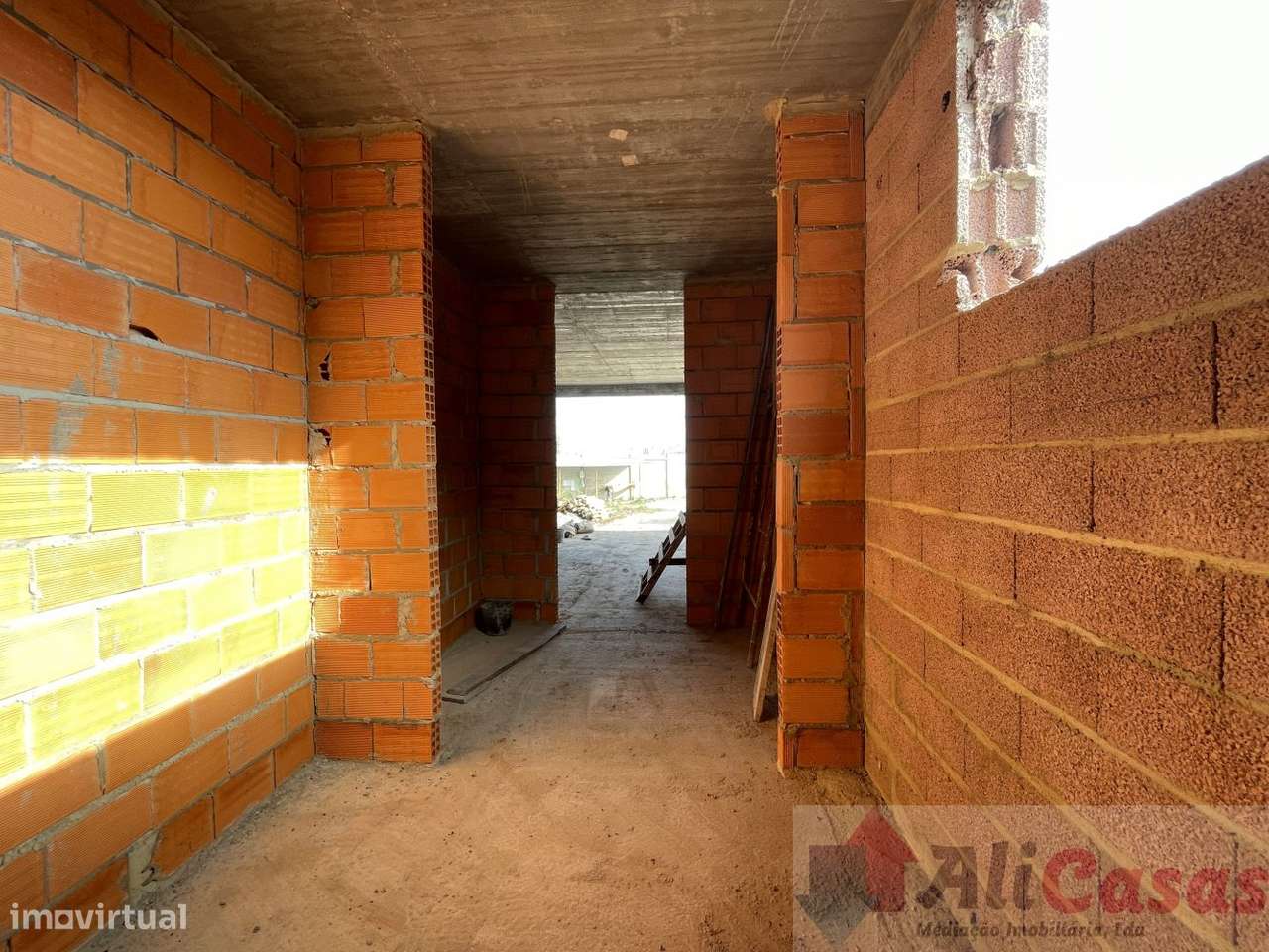 Excelente Vivenda 4 Frts C/solário Vista P/Ria-21