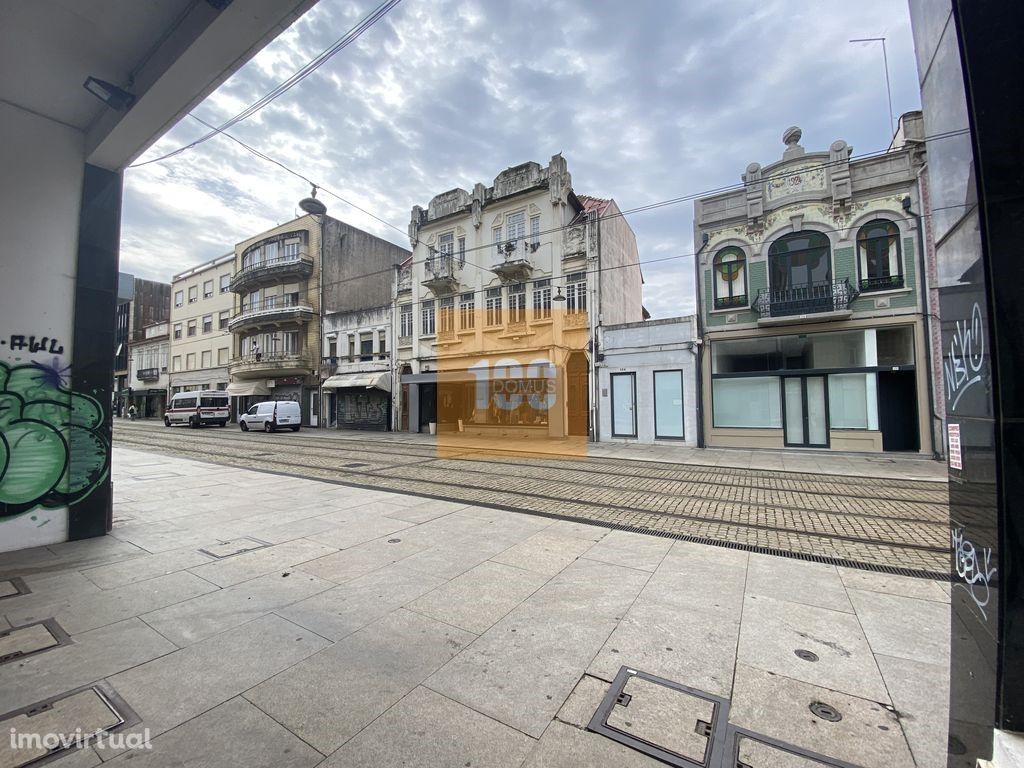 Loja na Rua Brito Capelo