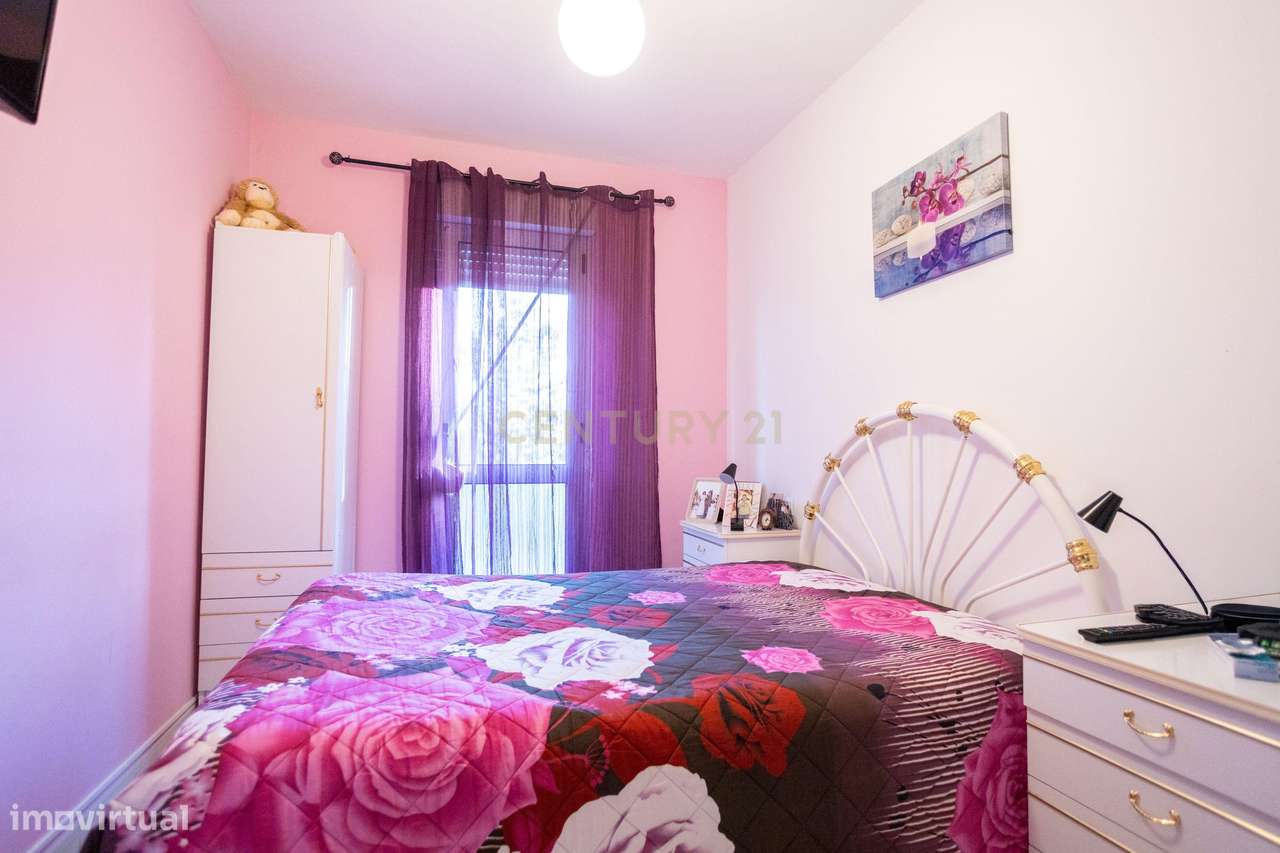 Apart. T2 com 61 m2 em Santo António dos Cavaleiros – Praceta Manuel F-3