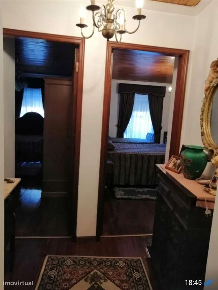 Moradia de Grande Dimensão com Potencial Habitacional, Turístico e de-24