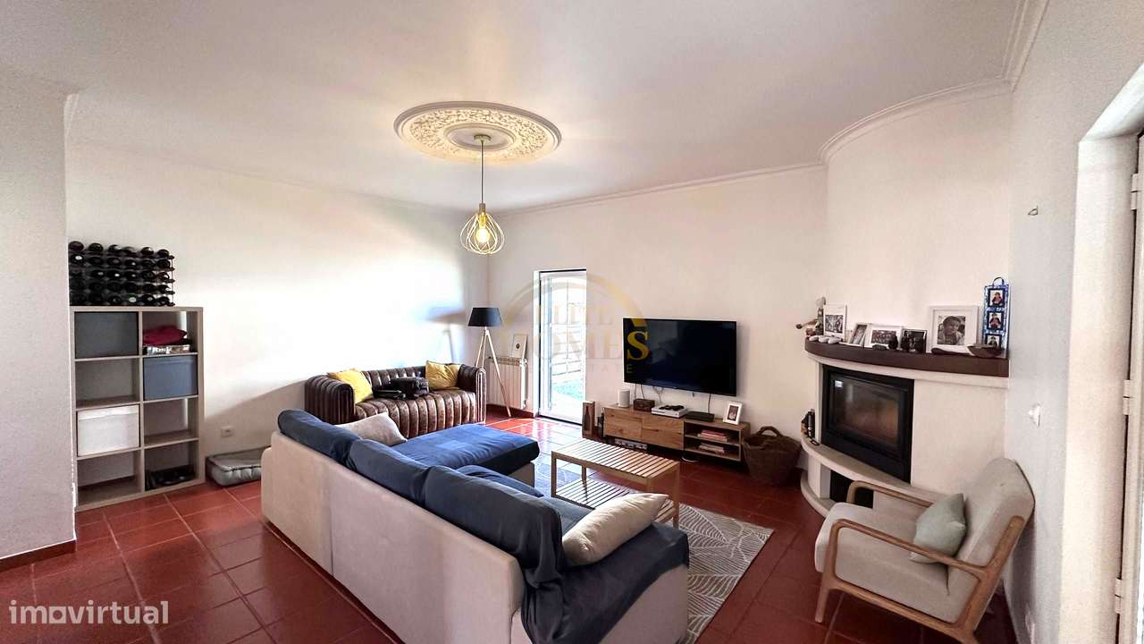 Moradia Independente T4 com Jardim e Vista Rio em Vila Fria – Porto Sa - Grande imagem: 2/27