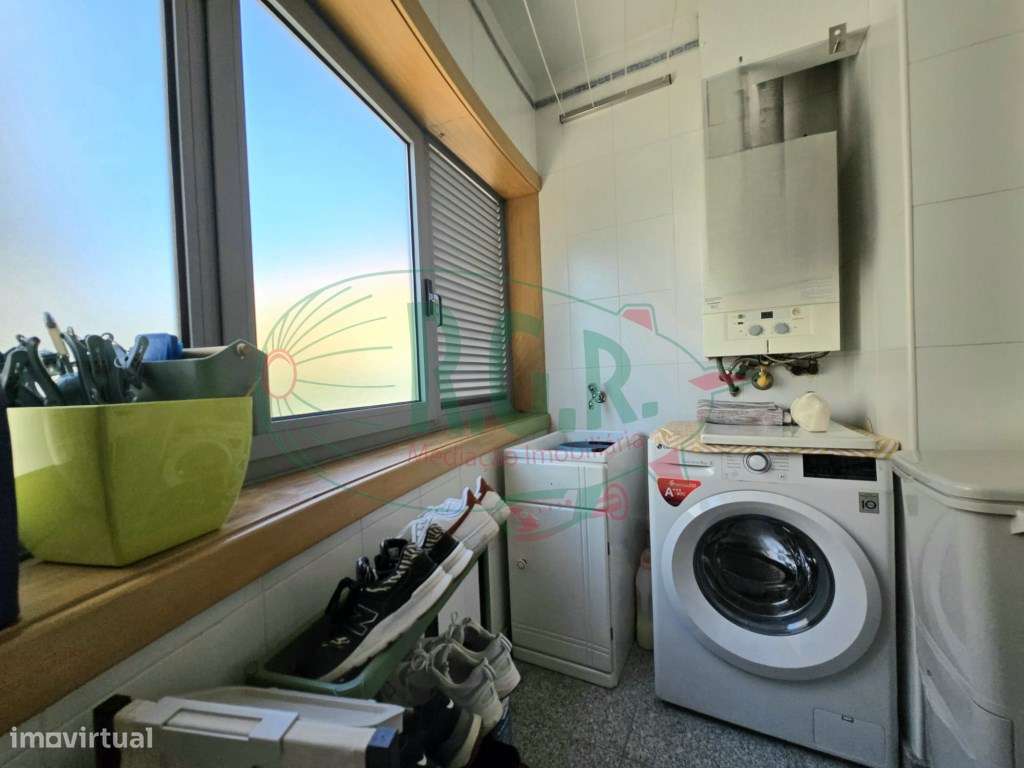 Apartamento T2| Lg Garagem 2 Carros | Localização Central São Cosme-23