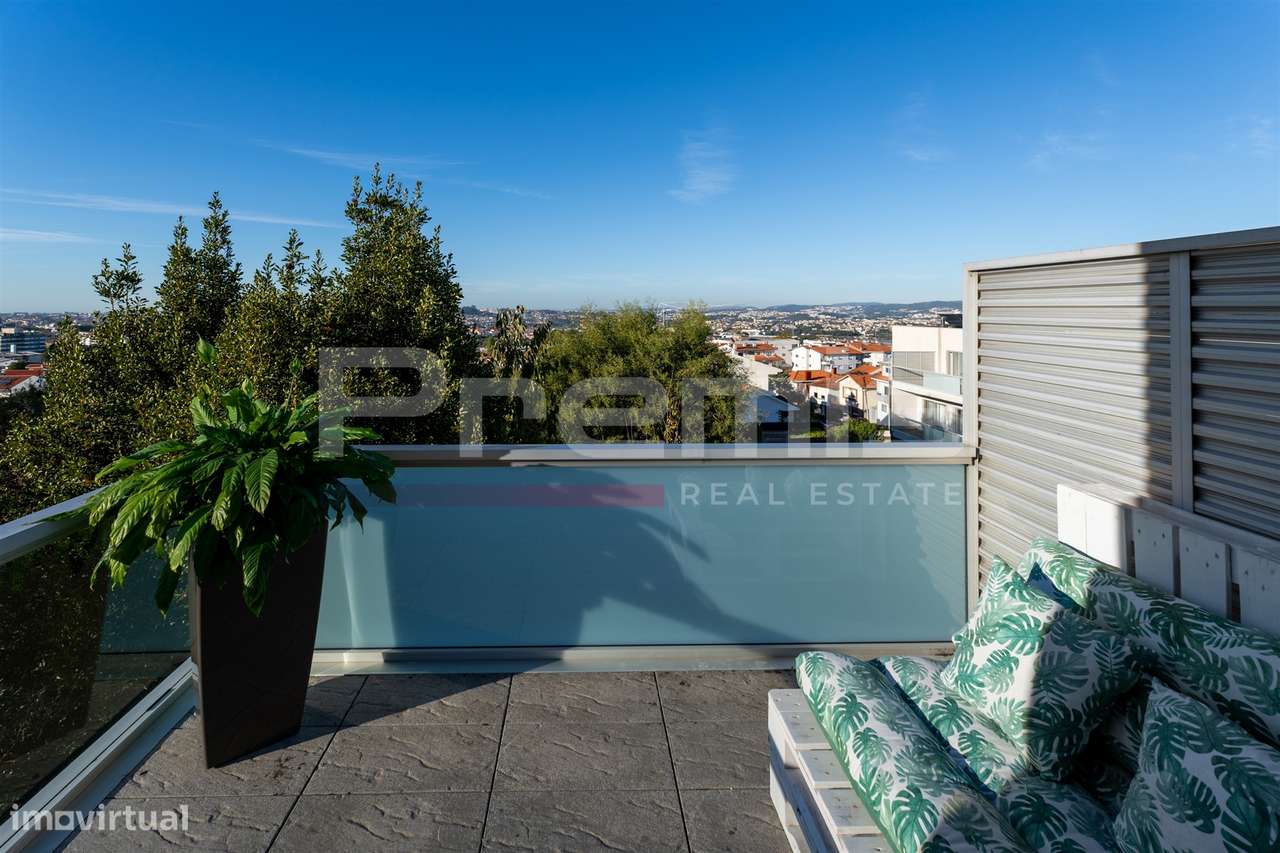 Moradia T5, com jardim e garagem para 4 carros, em Vila Nova de Gaia-41