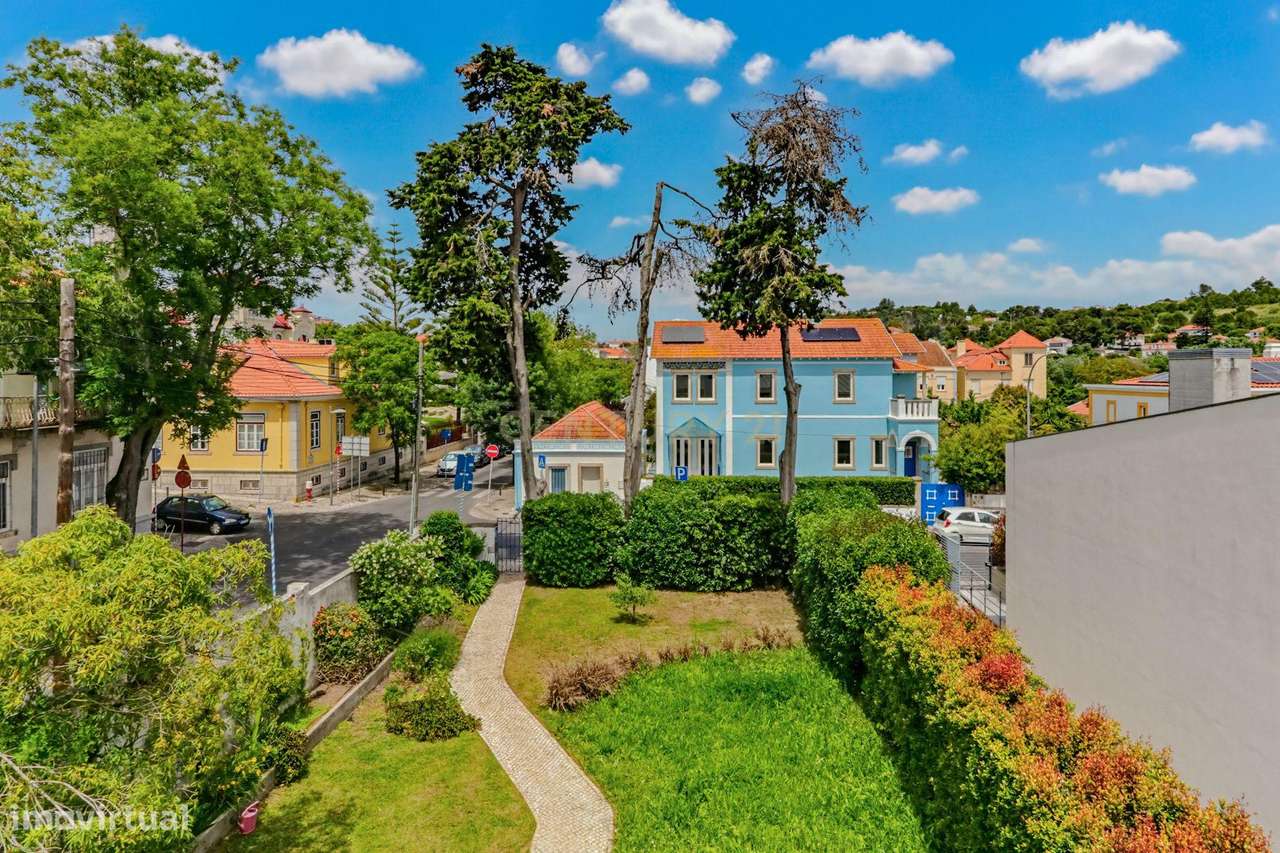 Moradia isolada T3 + 1 com vista mar em localização premium no coração-7