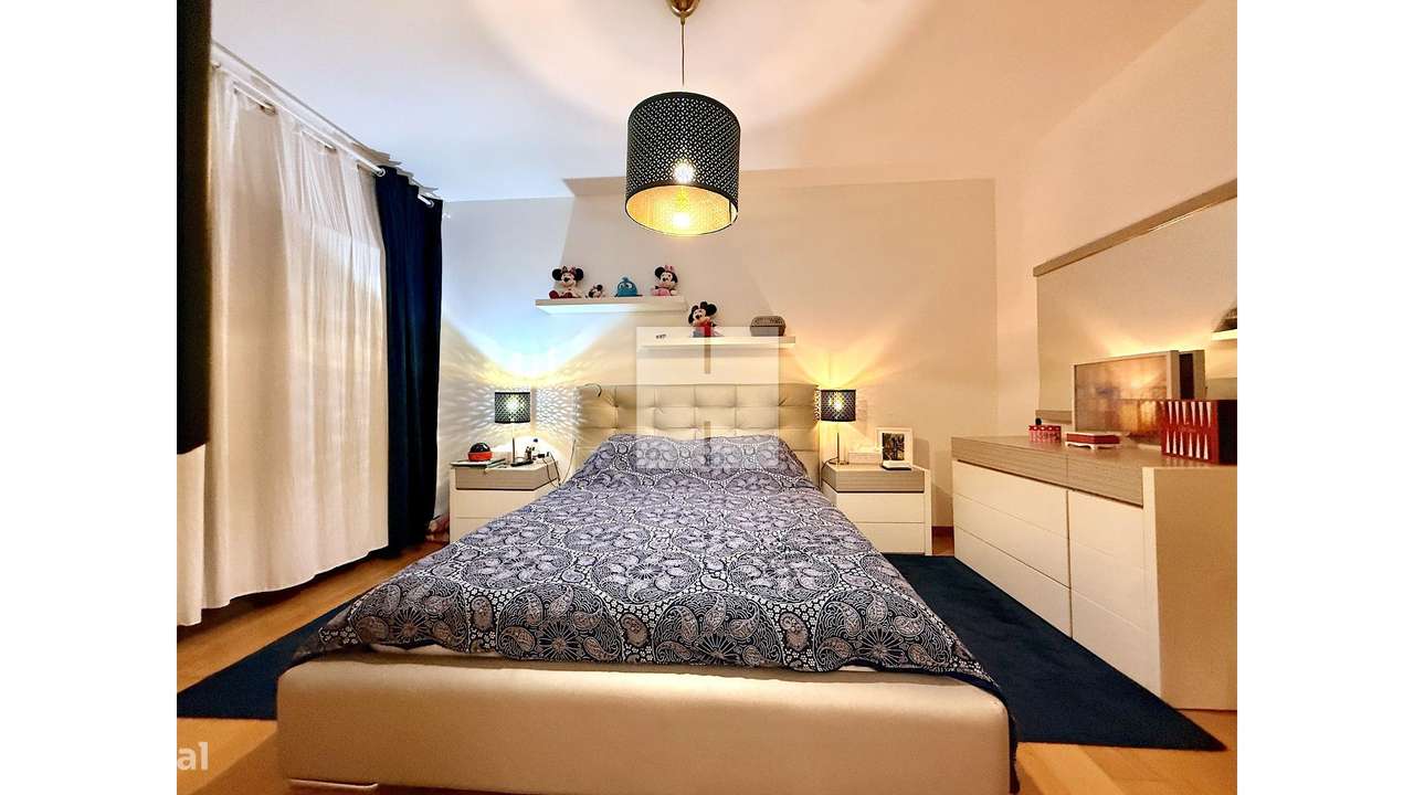 Apartamento T3 c/ Garagem-20