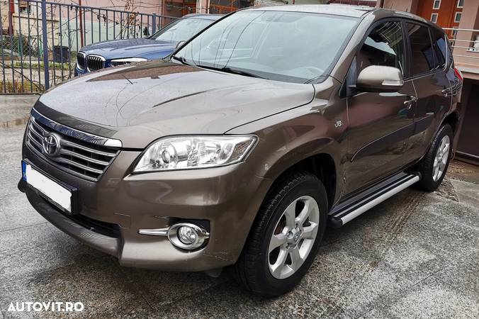 Toyota RAV4 2.2 D-4D 4x4 Automatik Life - 2