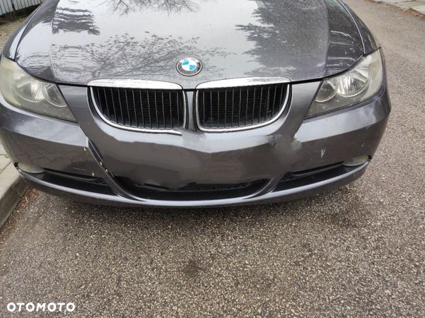 Zaślepka zderzaka BMW E90 - 1