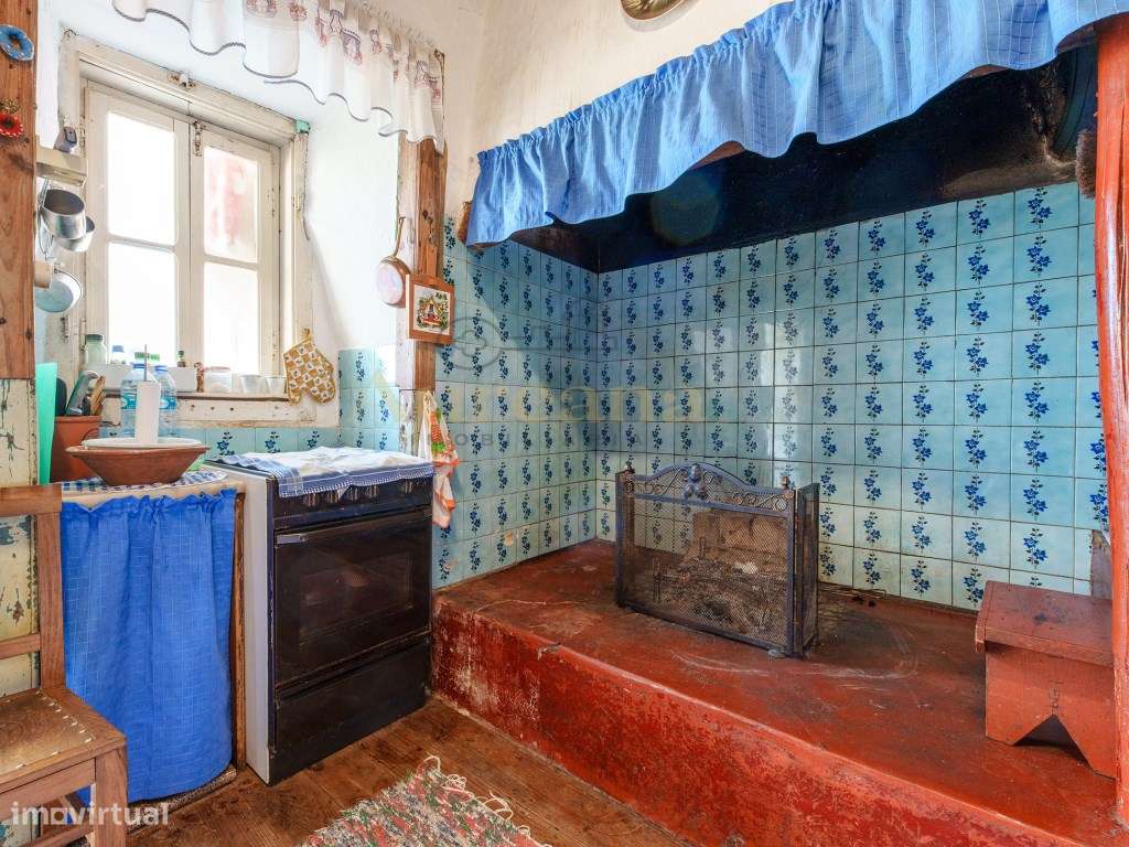 Moradia T2 de Traça Tradicional Portuguesa | Próxima do Centro de F...-3