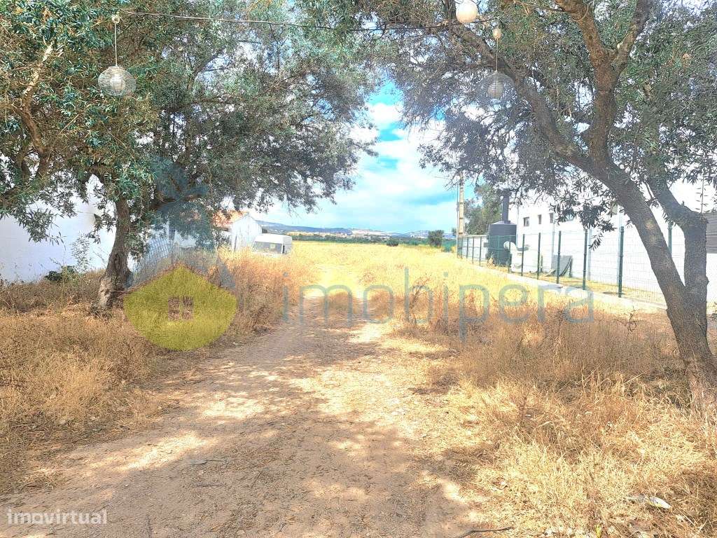 Terreno plano, de 3480m2, com viabiliade de construção de pequena m... - Grande imagem: 2/7