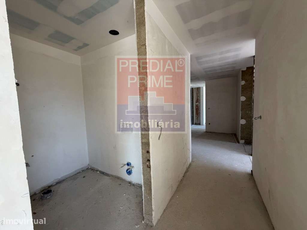 EXCELENTE APARTAMENTO T3 NO CENTRO DE OLIVEIRA DE AZEMEIS-23