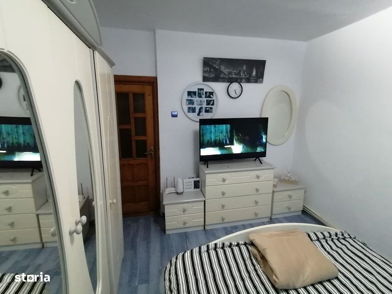 Vand apartament, la parter, cu 2 camere, zona Mihai Eminescu