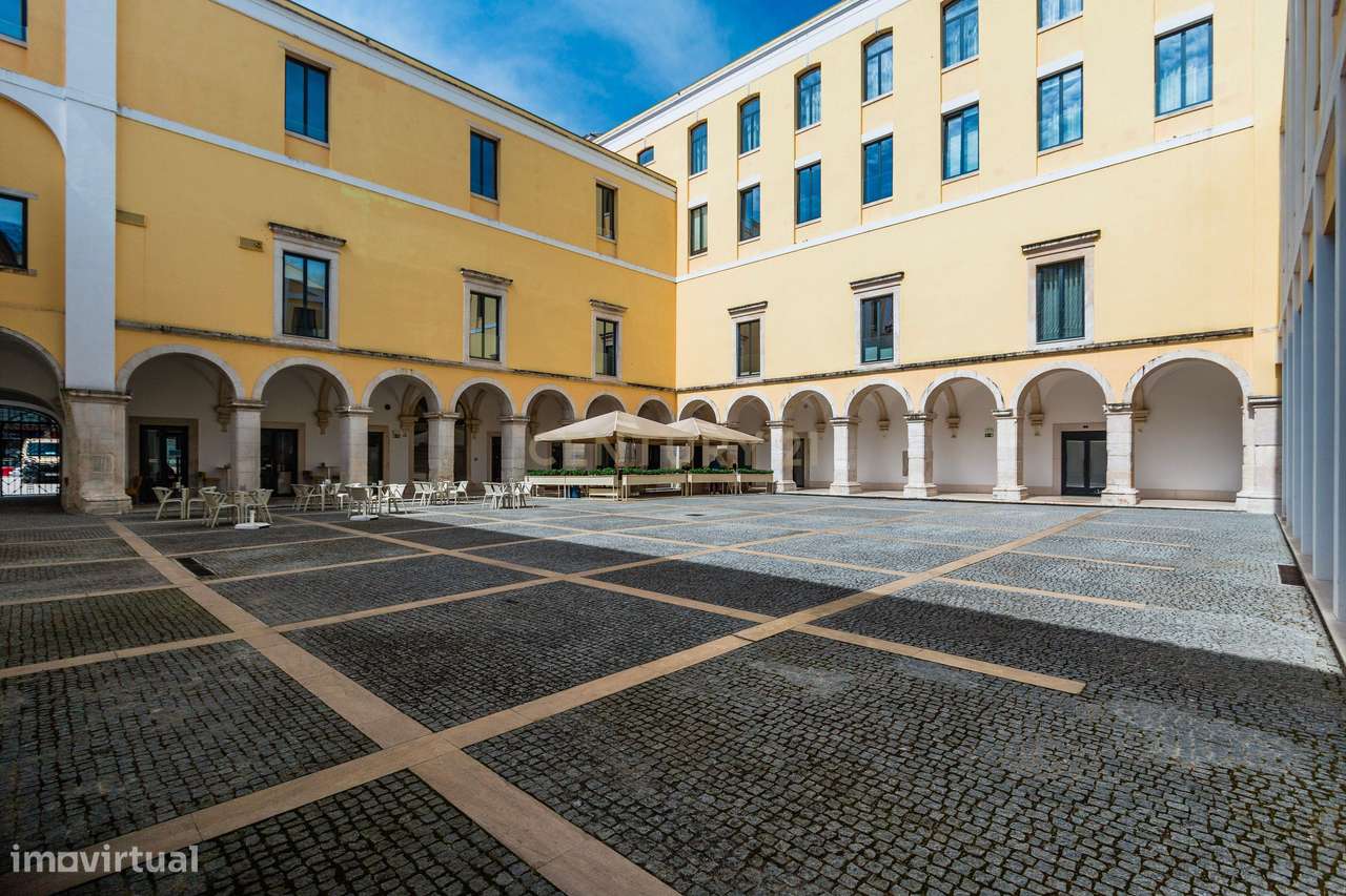 T2 Duplex | Moagem Heritage | Edifício Único e Icónico | Coração de Le - Grande imagem: 3/34