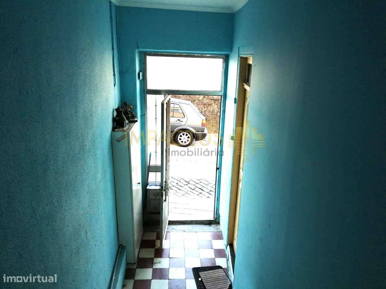 Moradia para restauro com inquilino próximo da Estação - Grande imagem: 4/29