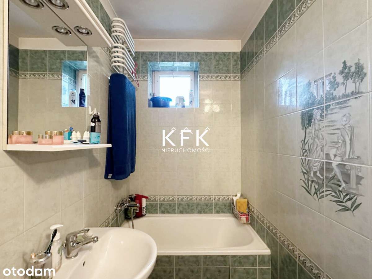 Trzy niezależne pokoje Blok Cegła Balkon Film-15