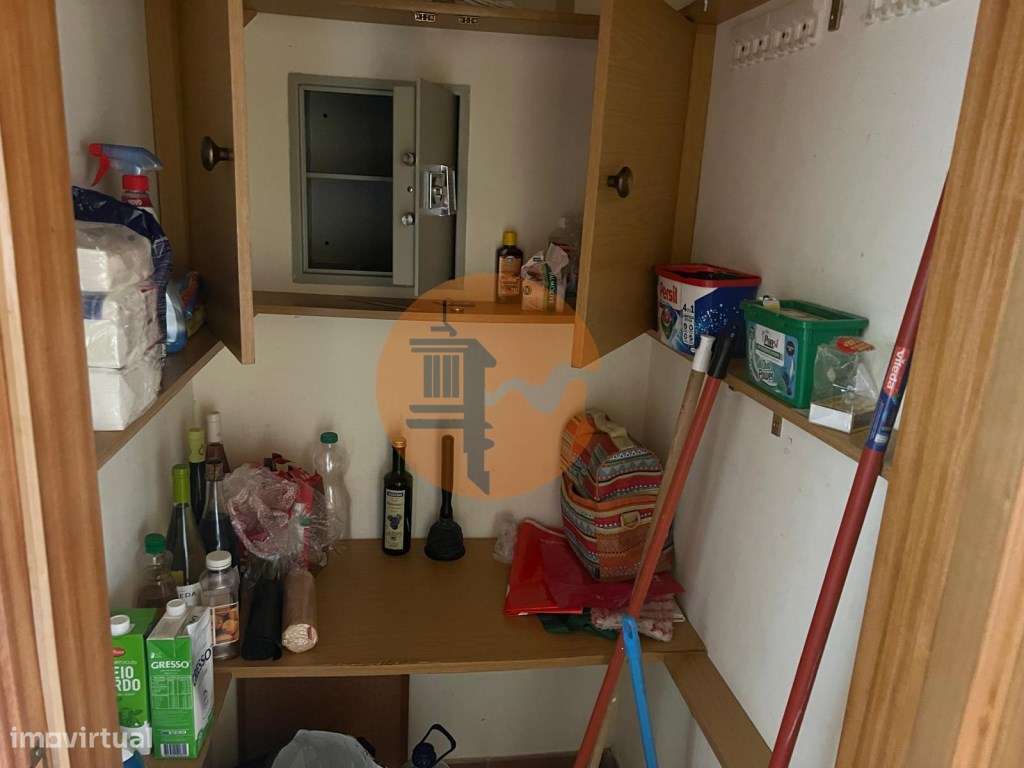 Fantástica Moradia com Piscina para venda-11