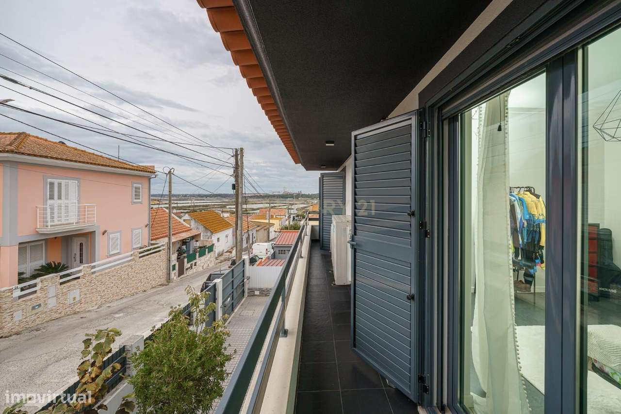 Casa Moderna em Setúbal com Vista para o Sado-32