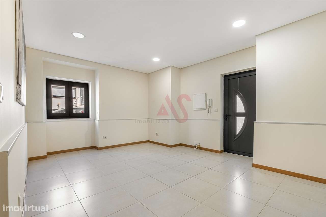 &#127969; Andar de Moradia T2 – Rés-do-Chão | 77 m² |  Ferreiros, Brag - Grande imagem: 2/16