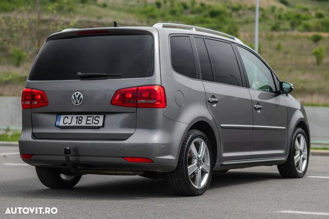 Volkswagen Touran 2.0 TDI DPF Highline DSG - 10